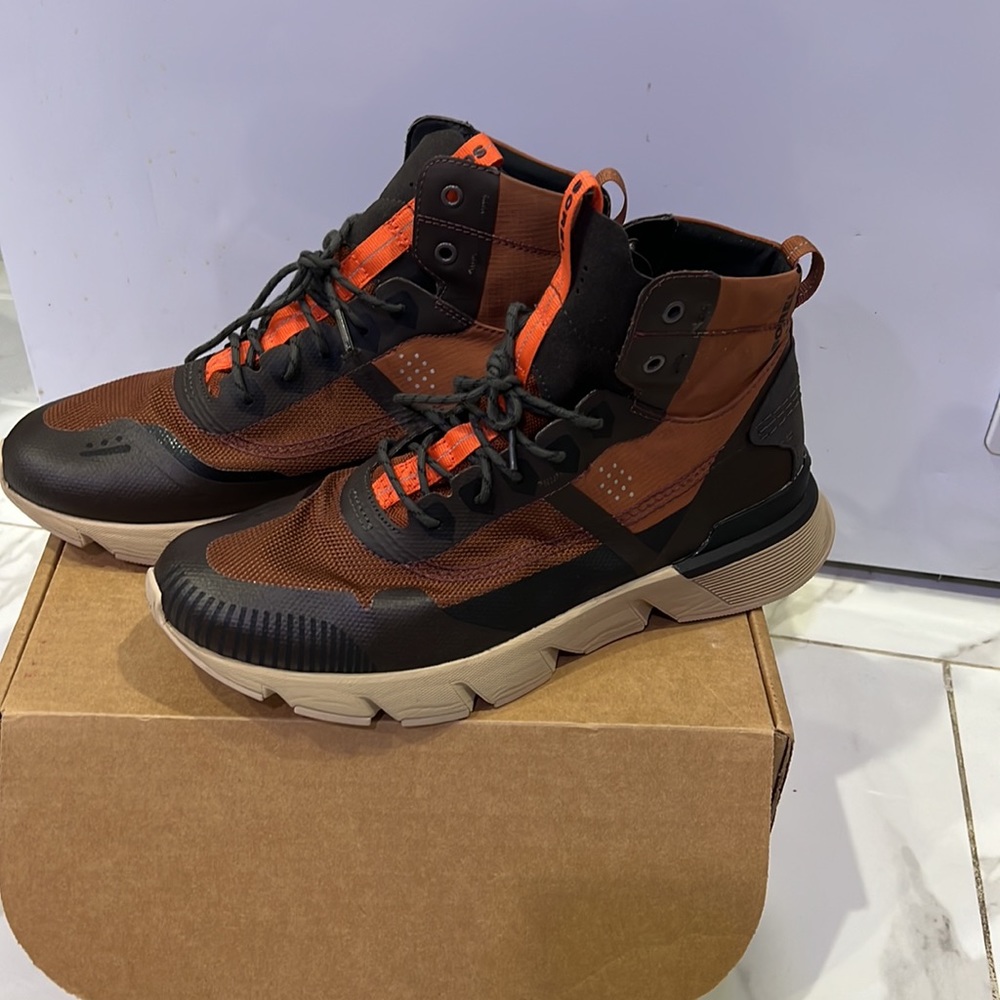Sorel men’s shoes size 10.5